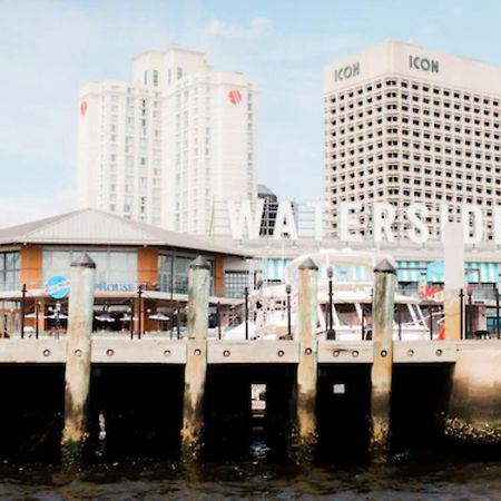 Norfolk Waterside Marriott Hotel Exterior photo